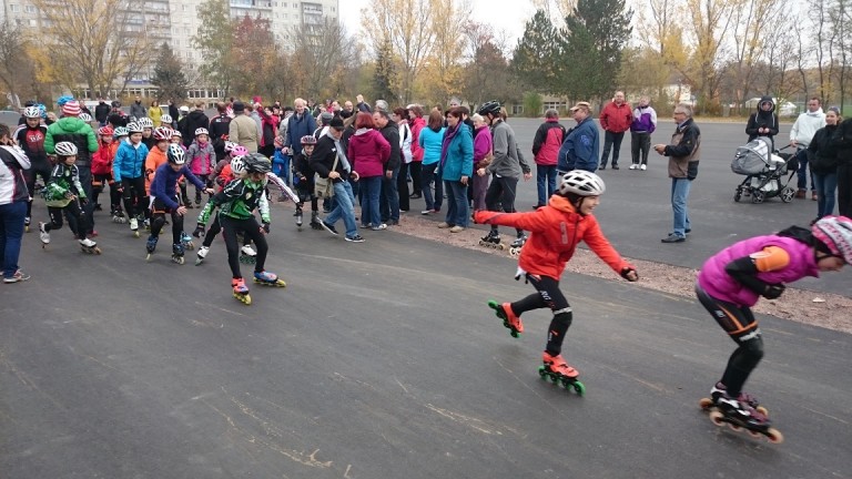 Inline Skating für Kinder, Senioren und Familien Du bist Halle