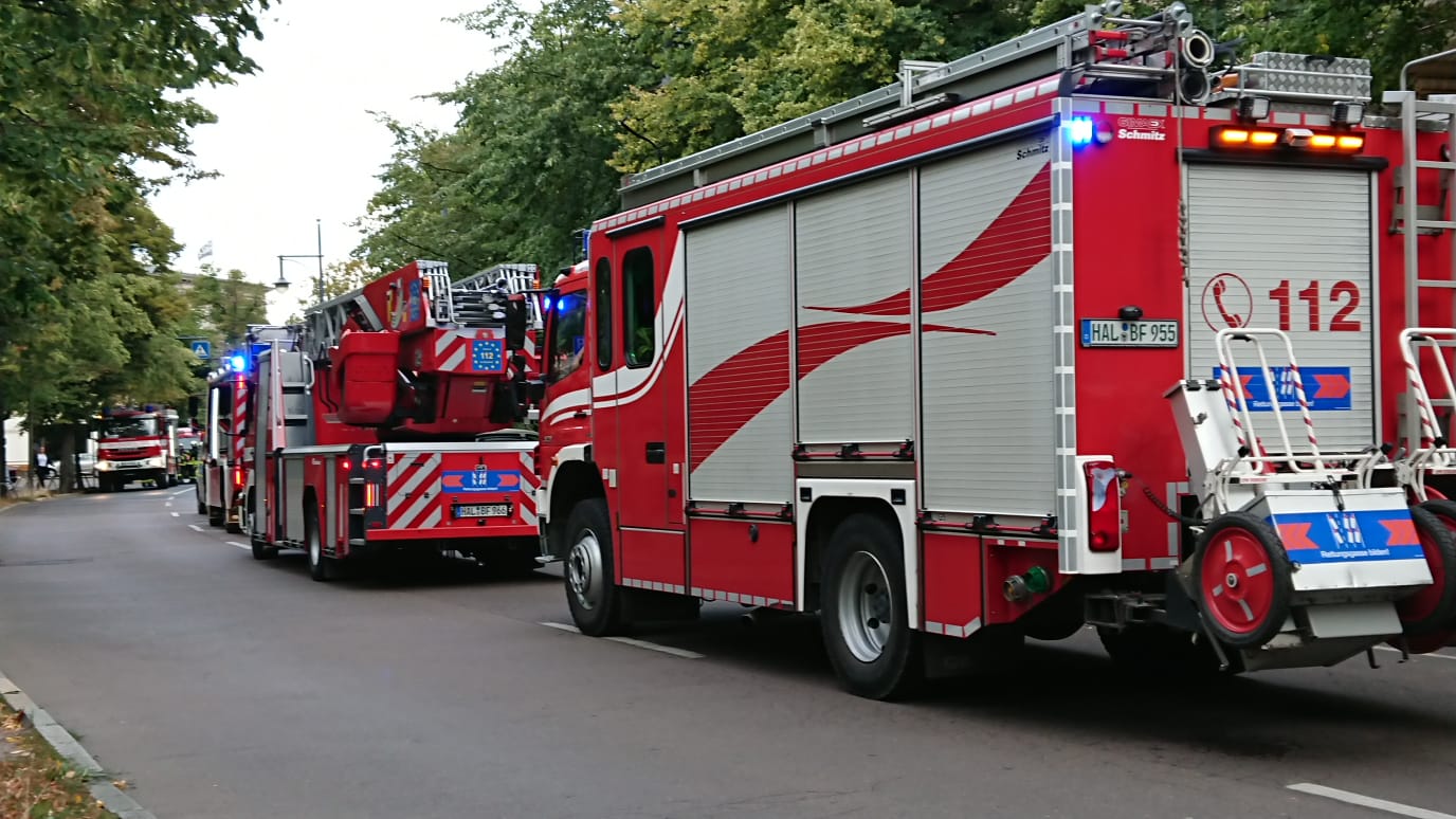 Gro-bung-von-Feuerwehr-und-Katastrophenschutz-heute-in-Halle