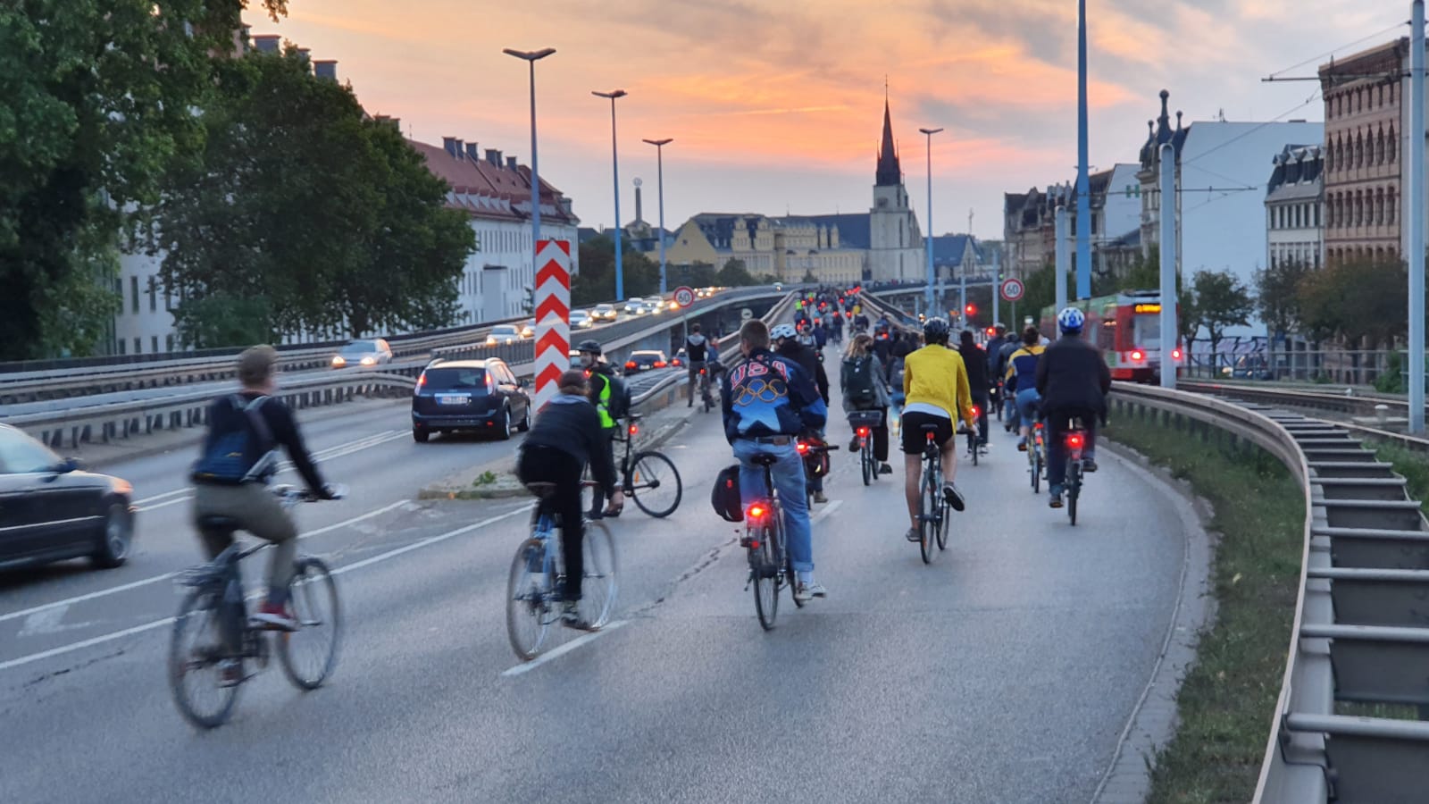 Hafenbahntrasse: Sicher im Dunkeln - Sicherheit für Radfahrer und