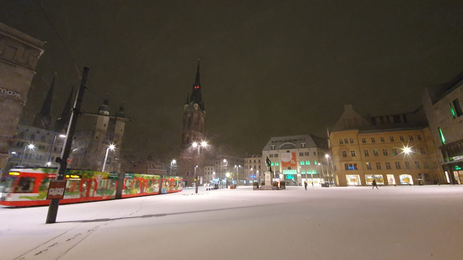 LIVETICKER-Sturmtief-Ellie-mit-Schnee-und-Eisregen-auch-in-Halle-Saale-