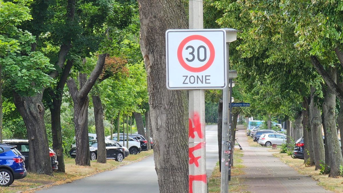 Auch das Wohngebiet am Hamstertor ist jetzt eine 30erZone Du bist Halle
