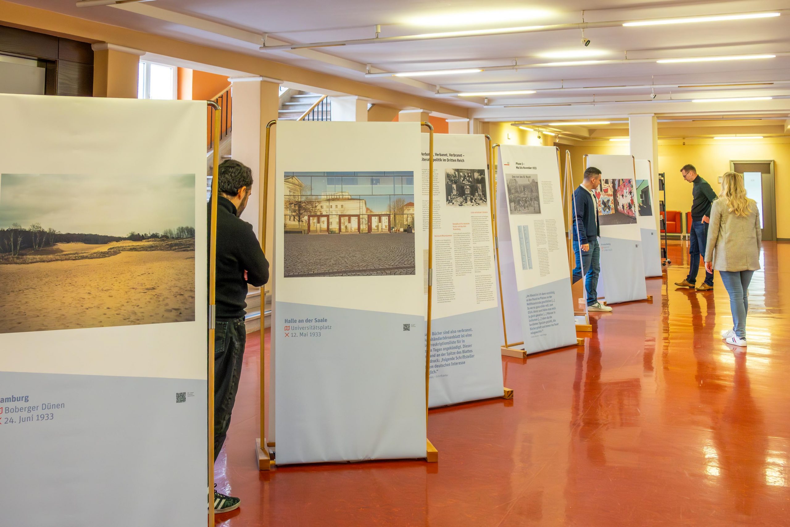 Ausstellung-zur-B-cherverbrennung-wird-im-Ratshof-gezeigt