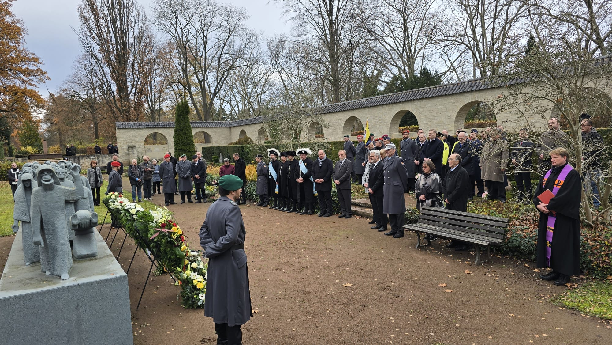 Gedenken-zum-Volkstrauertag-auf-dem-Gertraudenfriedhof