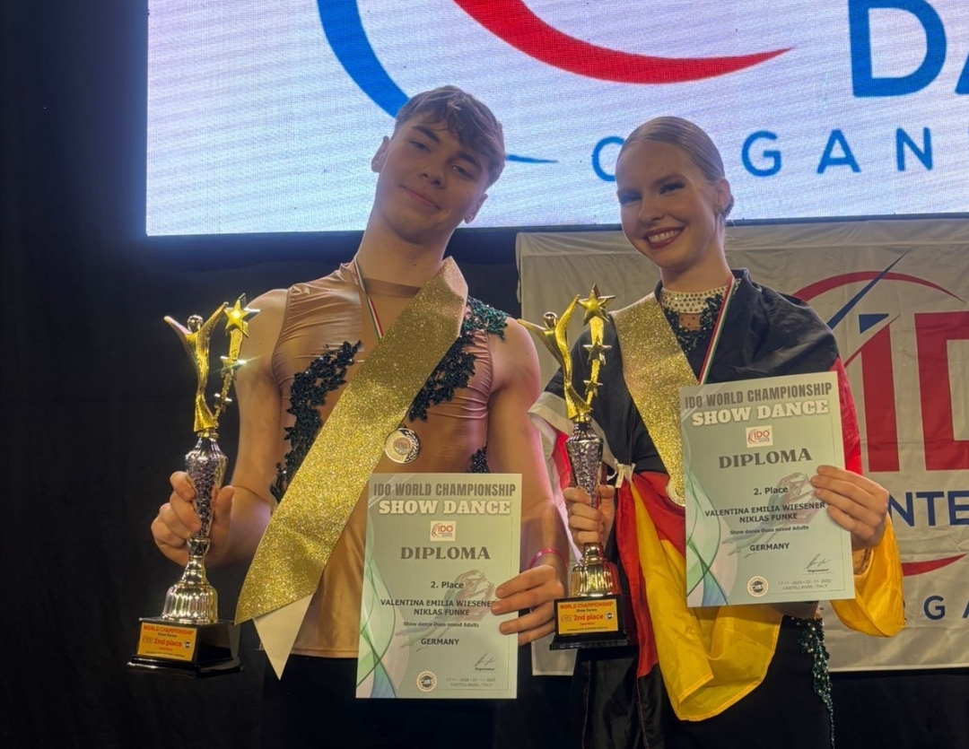 Tanzhaus-ad-libitum-aus-Halle-berzeugt-mit-zwei-Medaillen-bei-IDO-Showdance-Weltmeisterschaft-in-Italien