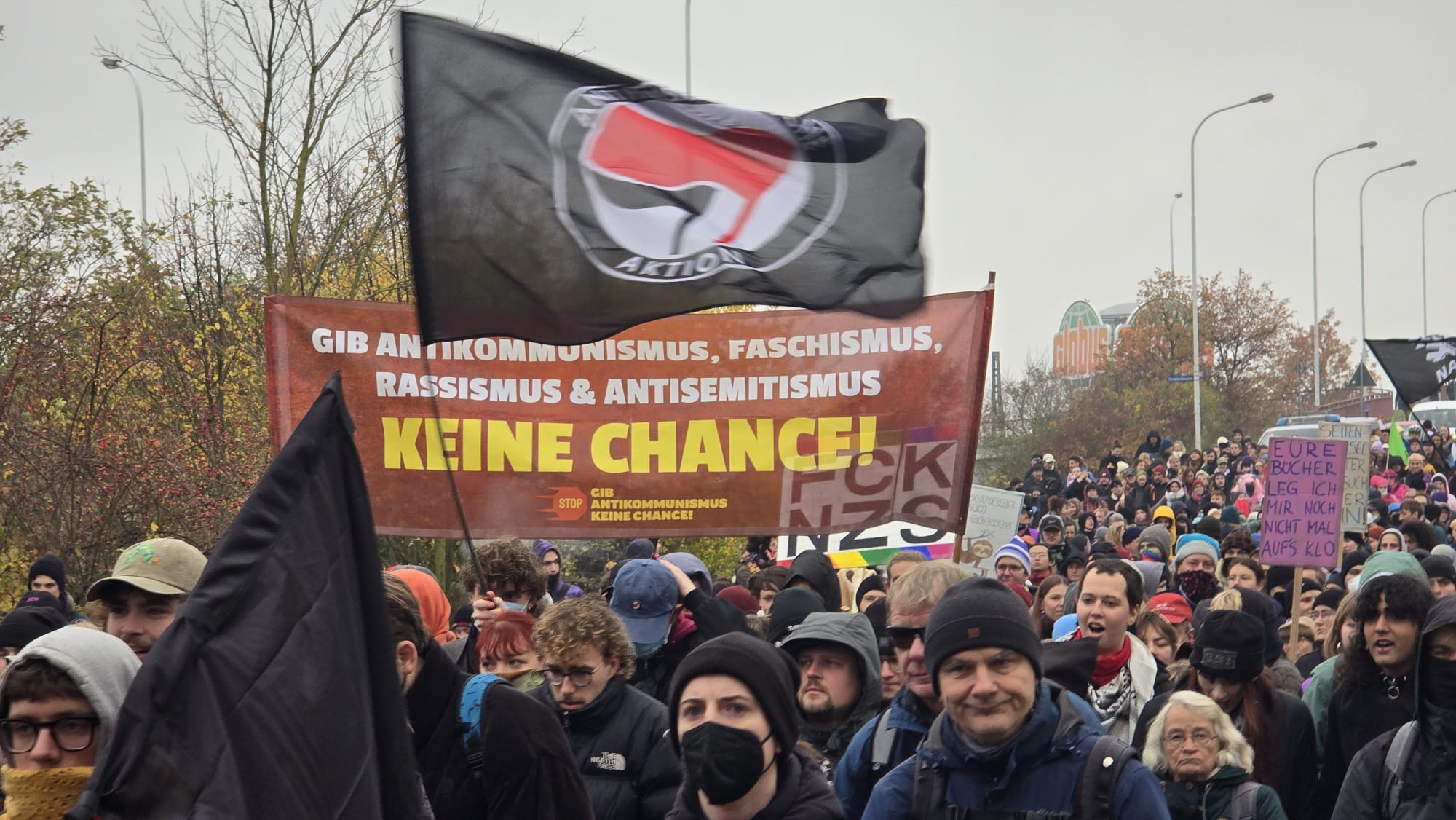 Antifa-Demo-in-Halle-Streit-um-Pal-stina-Solidarit-t-berschattet-Protest-gegen-rechte-Buchmesse