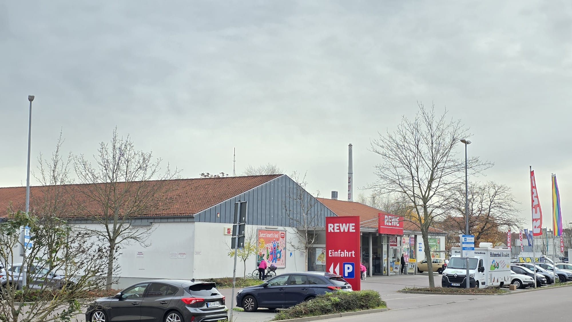 Wegen-Supermarkt-Neubau-12-B-ume-in-der-Liebenauer-Stra-e-werden-gef-llt