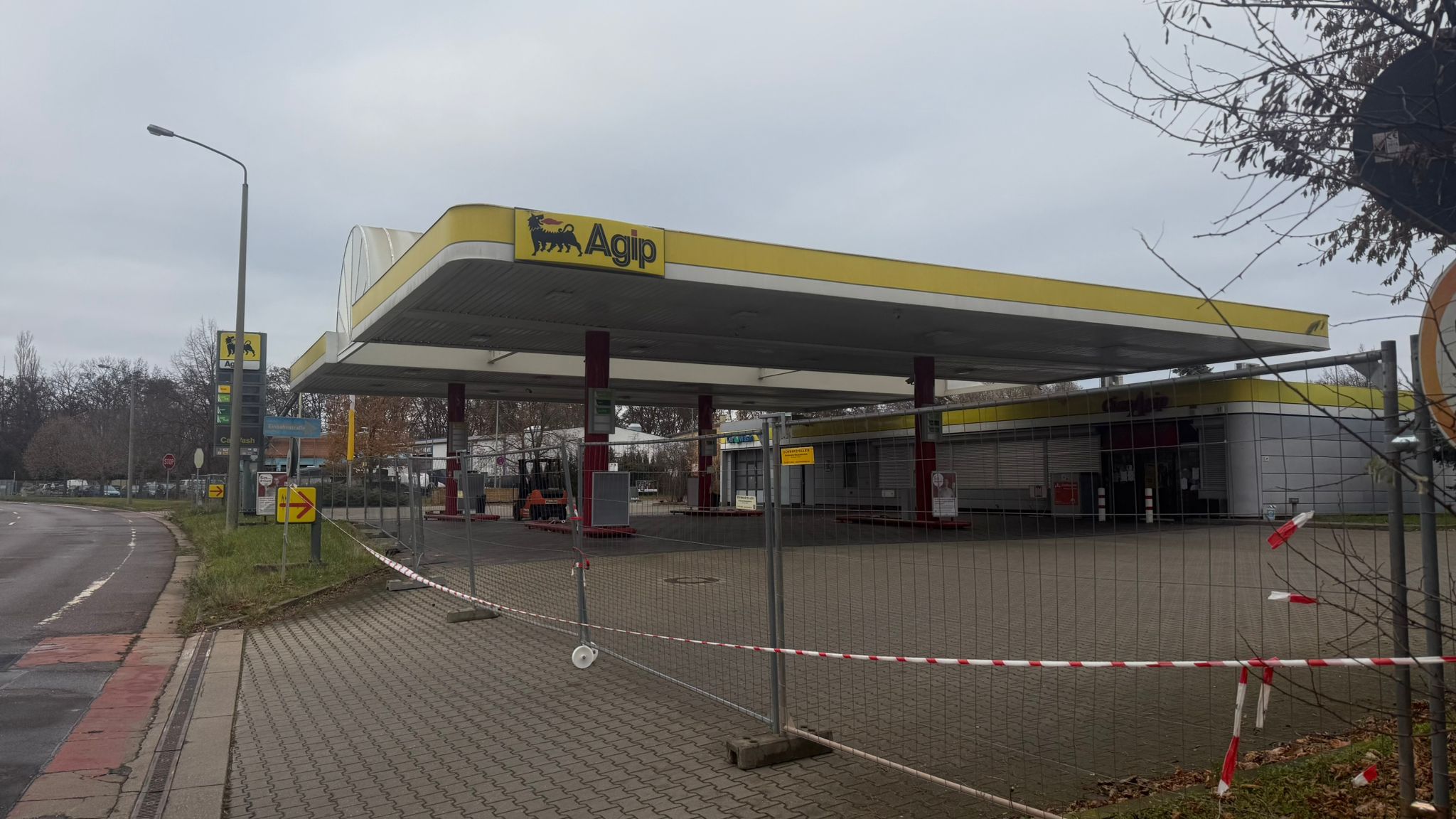 AGIP-Tankstelle-in-der-Silberh-he-nun-endg-ltig-dicht