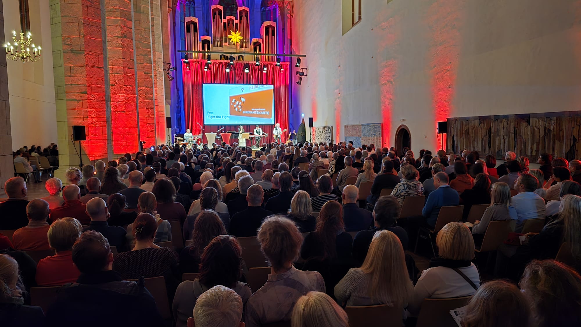 W-rdigung-zum-Ehrenamtstag-406-Hallenser-f-r-ihr-freiwilliges-Engagement-ausgezeichnet