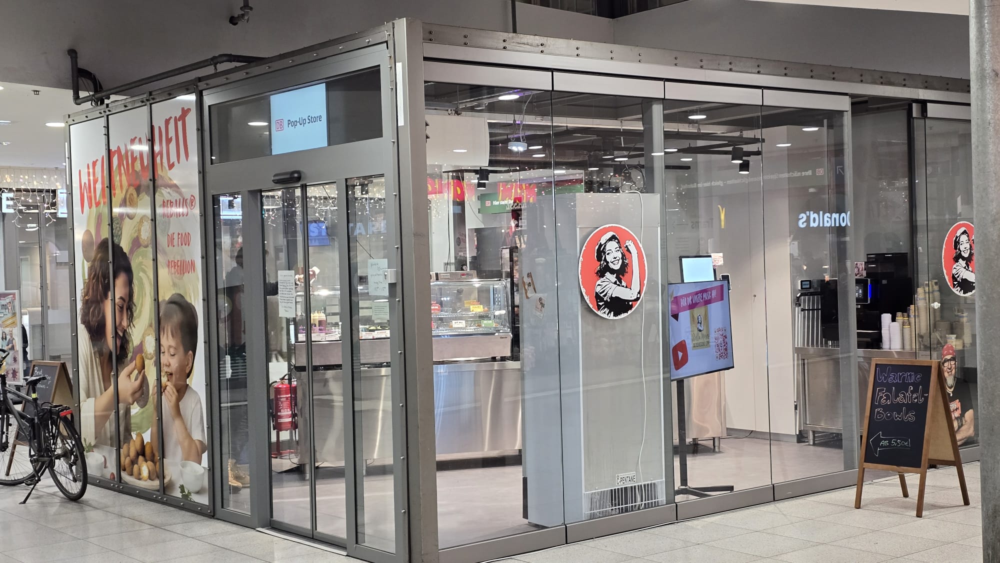 -Stella-Moses-macht-eher-dicht-Falafel-Laden-im-Hauptbahnhof-k-rzt-die-ffnungszeiten