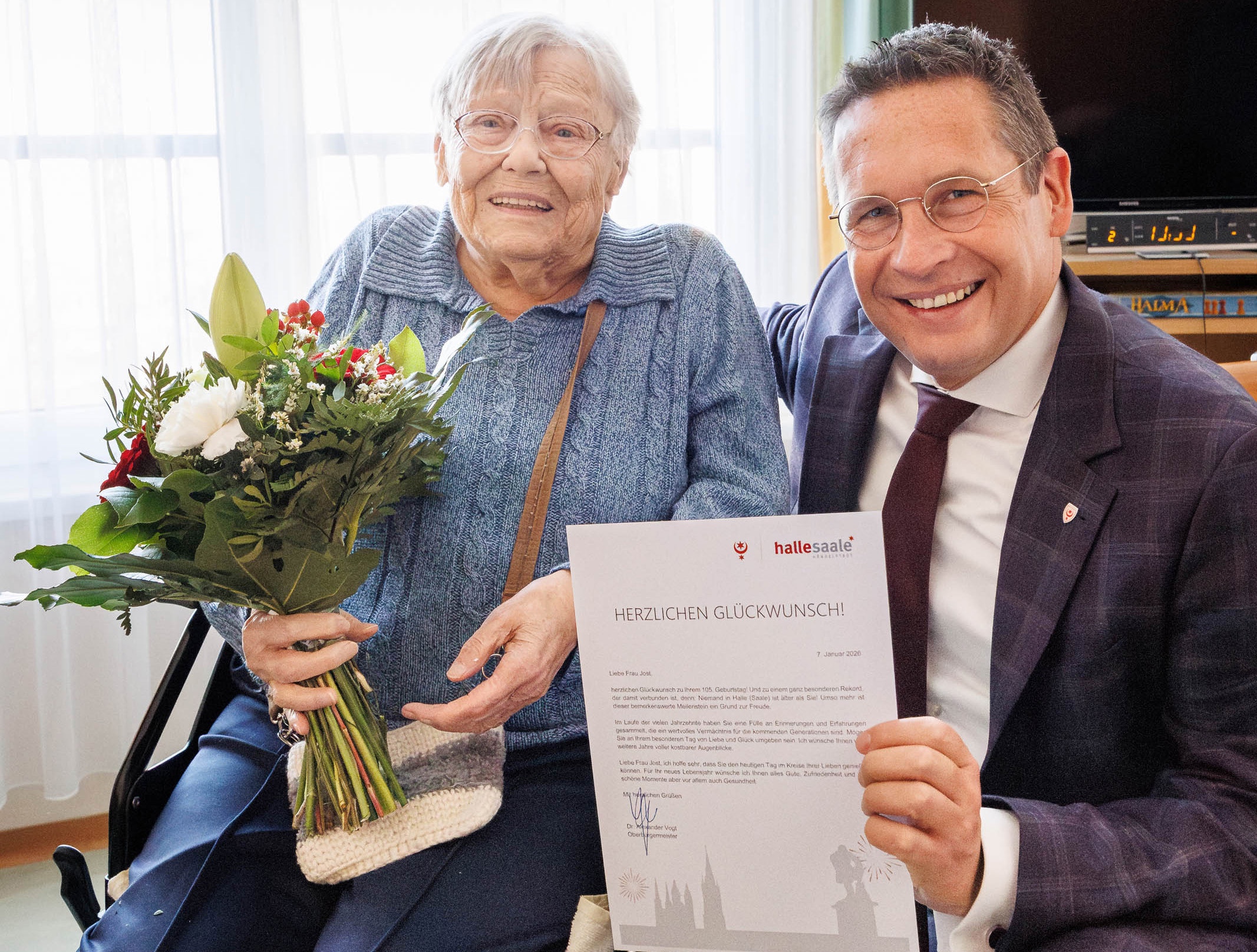 OB-Vogt-gratuliert-ltester-Hallenserin-zum-105-Geburtstag
