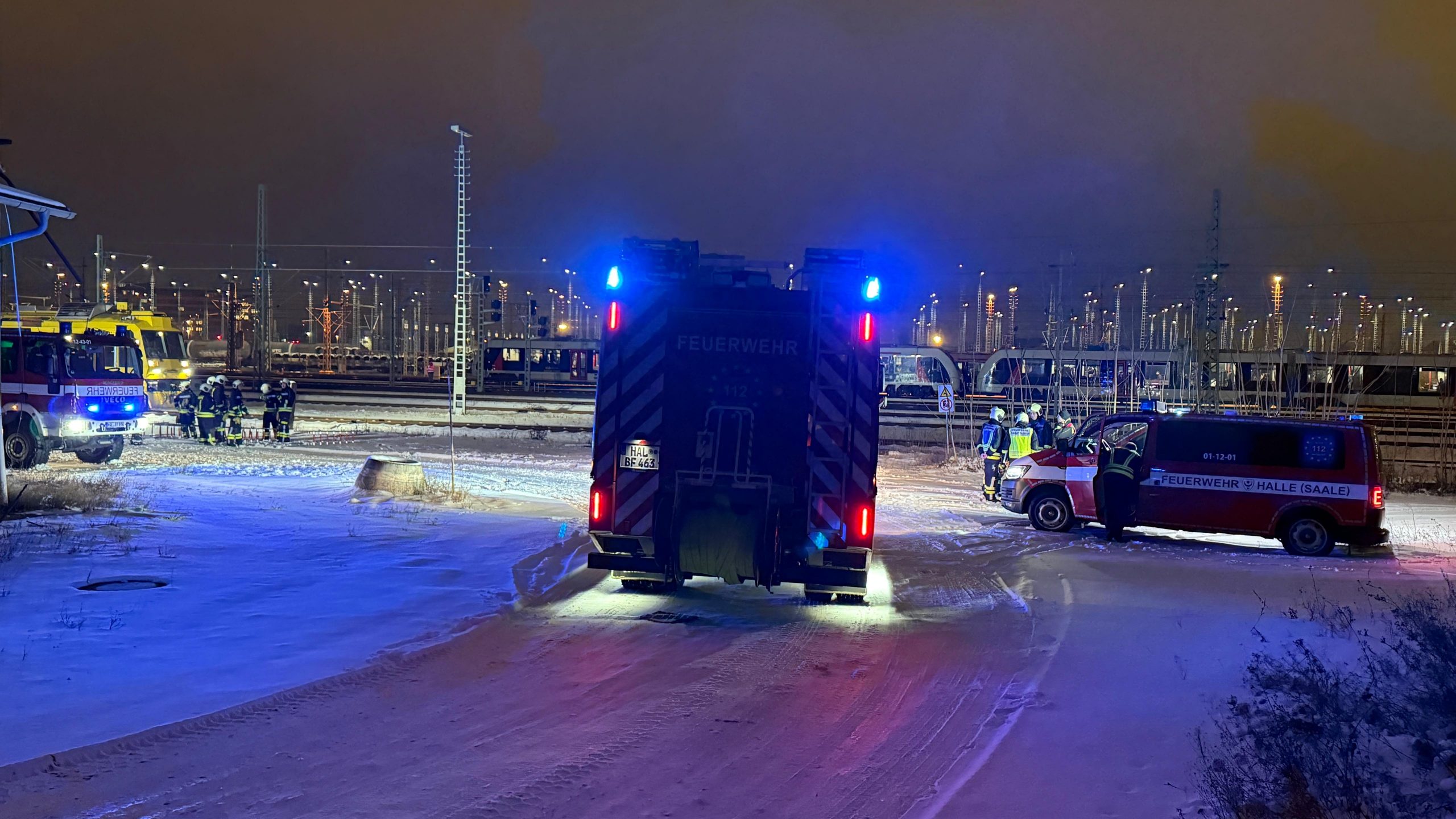 DB-Start-u-ert-sich-zum-liegen-gebliebenen-Zug-in-Halle-Steuerzentrale-ausgefallen-Abschleppen-erfolglos