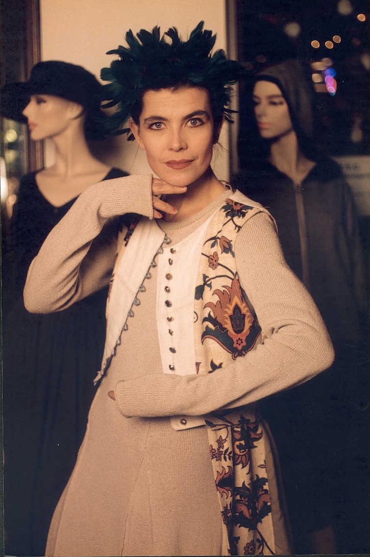 Neue-Ausstellung-im-Literaturhaus-Halle-Sabine-von-Oettingen-Tapfere-Schneiderin-Co-