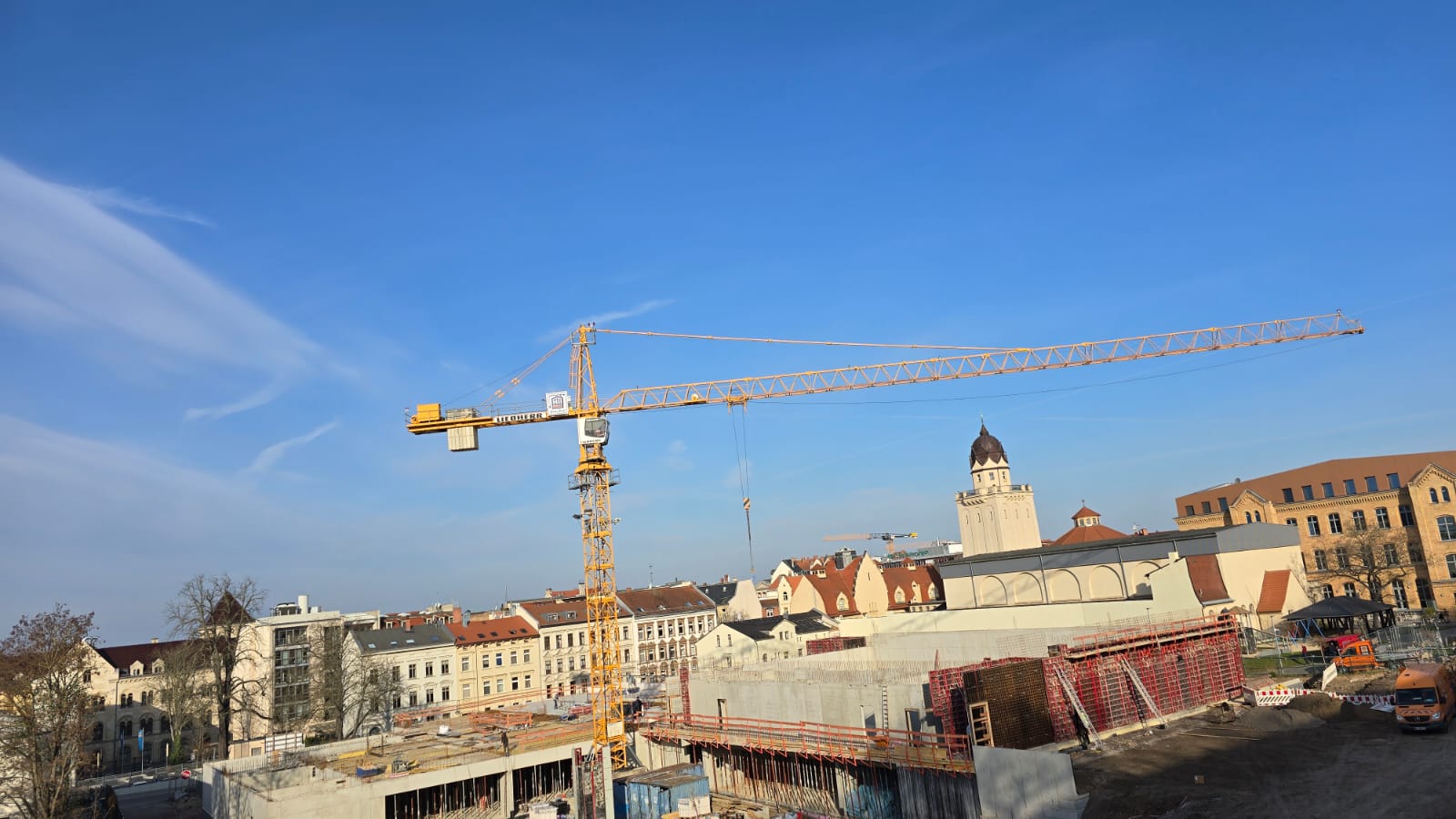 Warum-die-Kastanien-am-Grundschul-Neubau-in-der-Schimmelstra-e-doch-gef-llt-werden